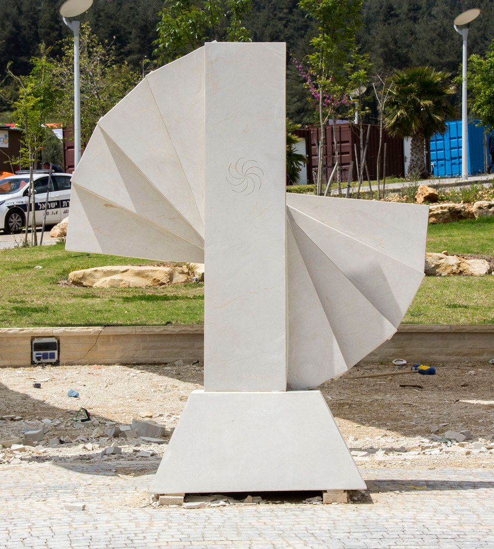 Circulating Inspiration — sculpture by Nils Hansen