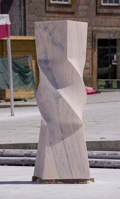 Feminality — sculpture by Nils Hansen